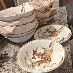 William Sonoma Festive Reindeer Bowls And Plates Eiggt (8) Of Each